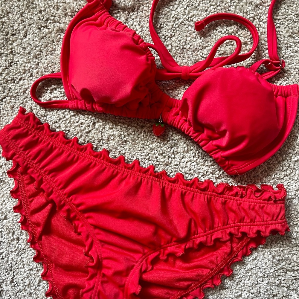 Red Bikini Set Ruffle Detailing Adjustable Straps Strawberry Charm Size XS-S - Picture 3 of 8